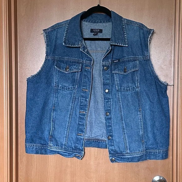 Izod Blue Denim Vest with Frayed Edges - Picture 1 of 5